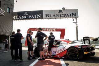 #26 Sainteloc Racing FRA Audi R8 LMS AM Cup Nyls Stievenart FRA Marc Rostan FRA Simon Gachet FRA Christian Kelders BEL, Pitlane Ambiance
