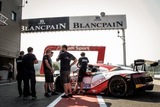 #26 Sainteloc Racing FRA Audi R8 LMS AM Cup Nyls Stievenart FRA Marc Rostan FRA Simon Gachet FRA Christian Kelders BEL, Pitlane Ambiance
 | SRO / Patrick Hecq Photography