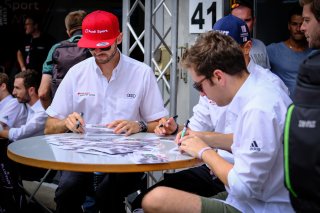 Pitwalk Autograph Session

