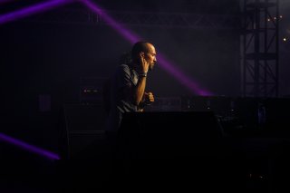Concert Synapson, Race
