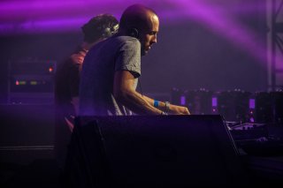 Concert Synapson, Race

