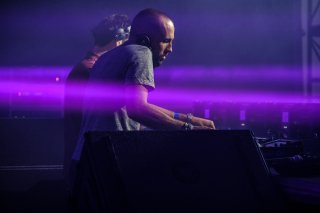Concert Synapson, Race
