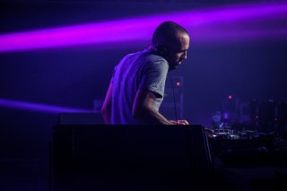 Concert Synapson, Race
