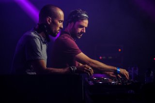 Concert Synapson, Race
