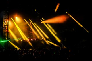 Concert Feder, Race
