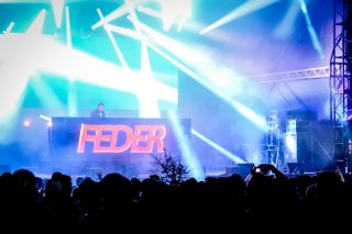Concert Feder, Race

