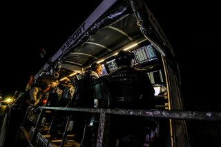 Night Pitlane Ambiance, Race
