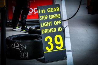 Free Practice 2, Pitlane Ambiance
