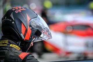 Free Practice 2, Pitlane Ambiance
