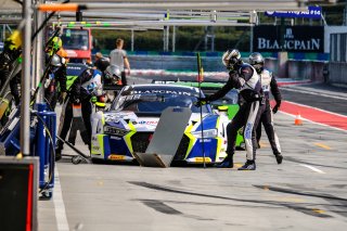 #25 Sainteloc Racing FRA Audi R8 LMS - Simon Gachet FRA Christopher Haase DEU, Free Practice 2, Pitlane Ambiance
