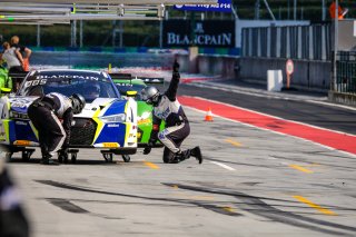 #25 Sainteloc Racing FRA Audi R8 LMS - Simon Gachet FRA Christopher Haase DEU, Free Practice 2, Pitlane Ambiance
