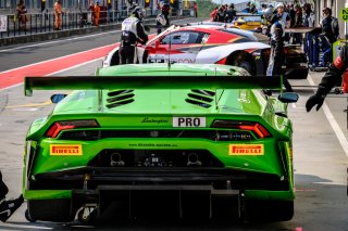 Free Practice 2, Pitlane Ambiance
