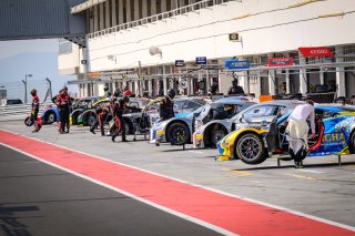 Free Practice 2, Pitlane Ambiance
