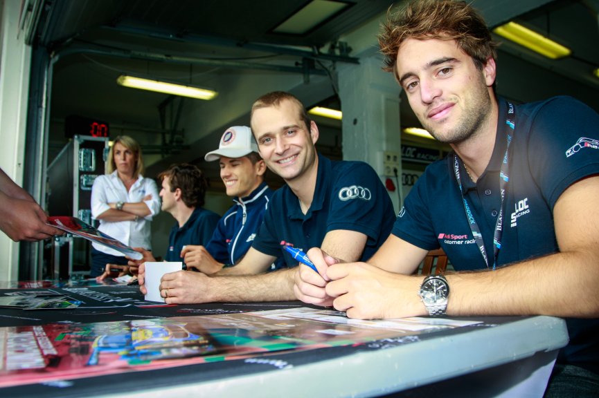 Autograph Session