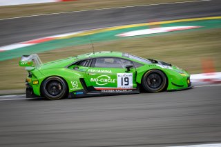#19 GRT Grasser Racing Team AUT Lamborghini Huracan GT3 - Ezequiel Perez Companc ARG Andrea Caldarelli ITA, Free Practice 1
