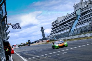 #63 GRT Grasser Racing Team AUT Lamborghini Huracan GT3 - Mirko Bortolotti ITA Christian Engelhart DEU, Finish, Race 1
