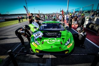 #19 GRT Grasser Racing Team AUT Lamborghini Huracan GT3 - Ezequiel Perez Companc ARG Andrea Caldarelli ITA, Gridwalk, Race 1
