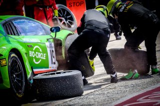 #19 GRT Grasser Racing Team AUT Lamborghini Huracan GT3 - Ezequiel Perez Companc ARG Andrea Caldarelli ITA, Race 2
