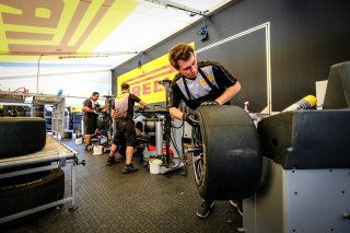 Pirelli

