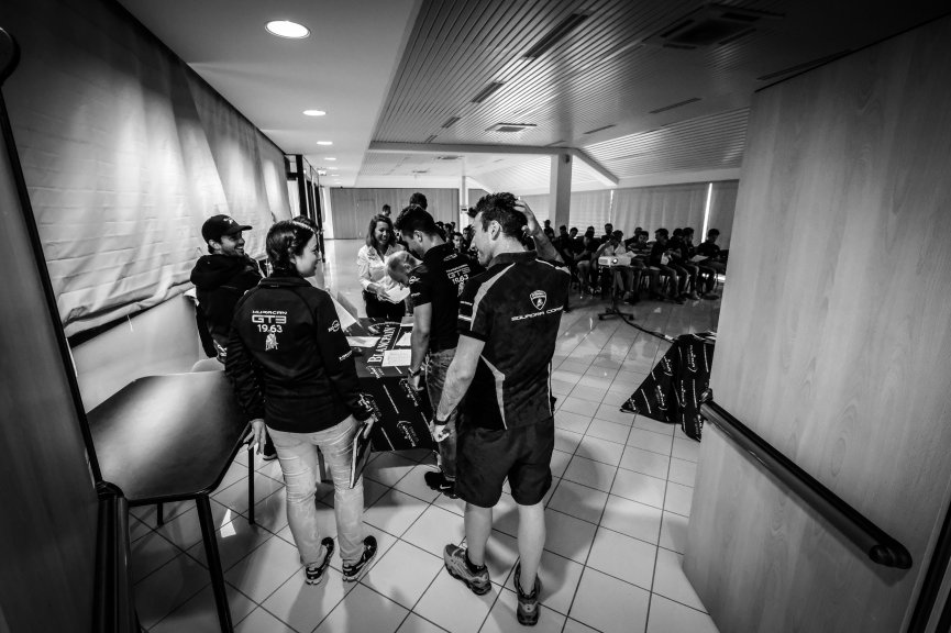 Drivers' Briefing
