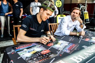 Autograph Session
