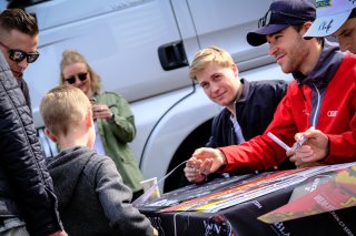 Autograph session
