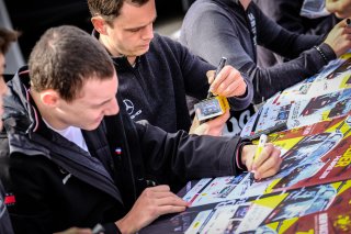 Autograph session
