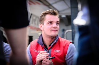 Autograph session
