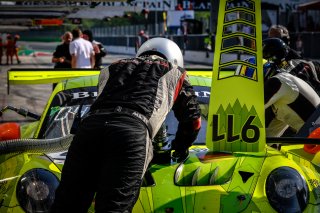#911 Manthey-Racing DEU Porsche 911 GT3 R - Frederic Makowiecki FRA Romain Dumas FRA Dirk Werner DEU, Race
