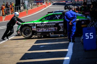 #32 Team Parker Racing GBR Bentley Continental GT3 Pro-Am Cup Ian Loggie GBR Callum Macleod GBR, Free Practice 2
