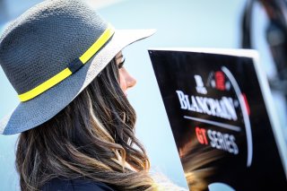 Race, Gridgirls