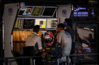 Night Practice, Pitlane

