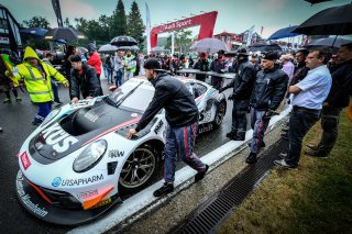 Gridwalk, Race
