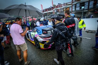Gridwalk, Race
