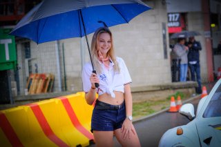 Gridwalk, Race
