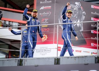 Podium, Race
