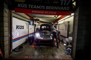 #117 KÜS Team75 Bernhard **** DEU Porsche 911 GT3 R - - Earl Bamber NZL Timo Bernhard DEU Laurens Vanthoor BEL - IntGTC, Pitlane, Race
