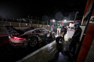 #117 KÜS Team75 Bernhard **** DEU Porsche 911 GT3 R - - Earl Bamber NZL Timo Bernhard DEU Laurens Vanthoor BEL - IntGTC, Pitlane, Race
