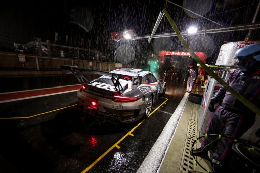 #117 KÜS Team75 Bernhard **** DEU Porsche 911 GT3 R - - Earl Bamber NZL Timo Bernhard DEU Laurens Vanthoor BEL - IntGTC, Pitlane, Race
 | SRO / Kevin Pecks-1VIER