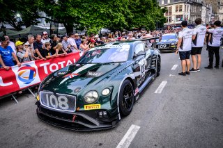 Parade
