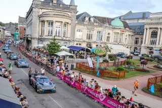 Parade

