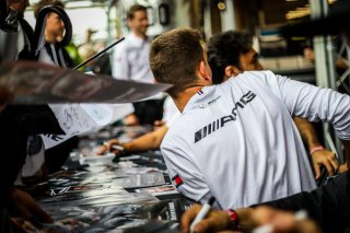 Autographe Session
