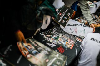 Autographe Session
