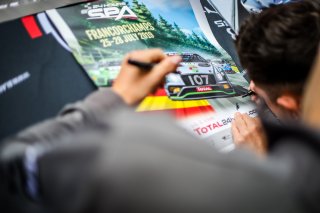Autographe Session
