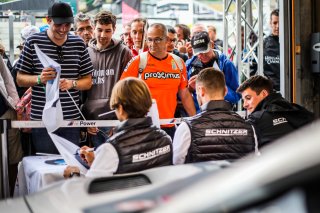 Autographe Session
