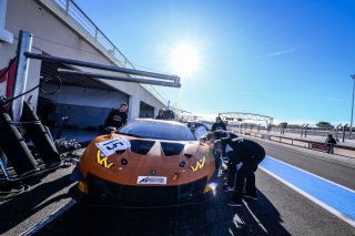 #15 Boutsen Ginion BEL Lamborghini Huracan GT3, Pitlane
