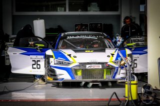 #26 Sainteloc Junior Team FRA Audi R8 LMS, Pitlane
