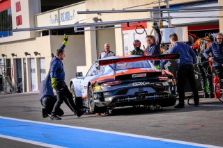 #20 GPX Racing UAE Porsche 911 GT3 R, Pitlane
