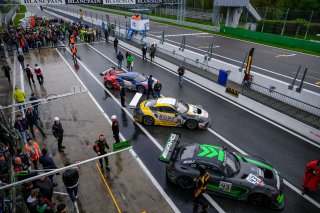 Parc Fermé, Race
