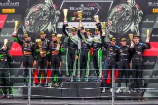 Podium, Race
